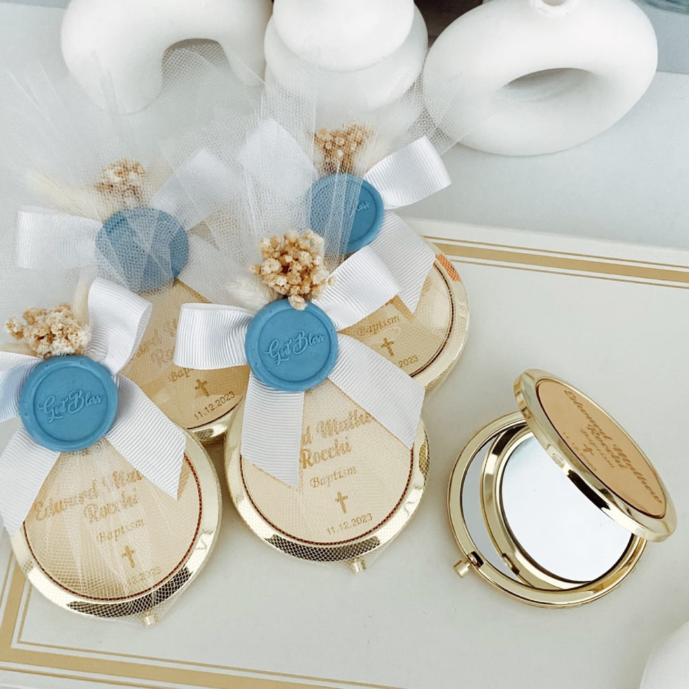 Espejo compacto dorado personalizado para primera comunión de Christina Espejo compacto dorado personalizado para primera comunión de Christina