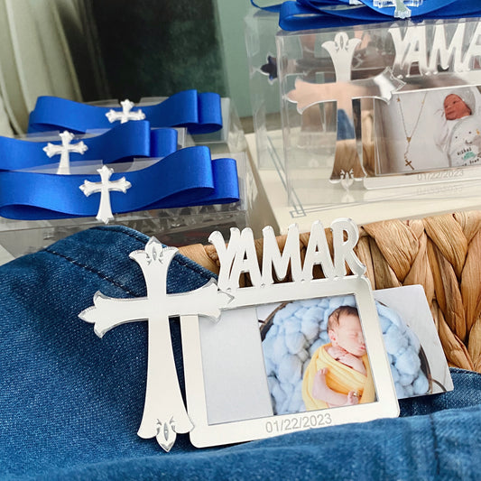 Marco de Fotos de Bautizo Personalizado con Cruz – Regalo Único con Nombre y Fecha