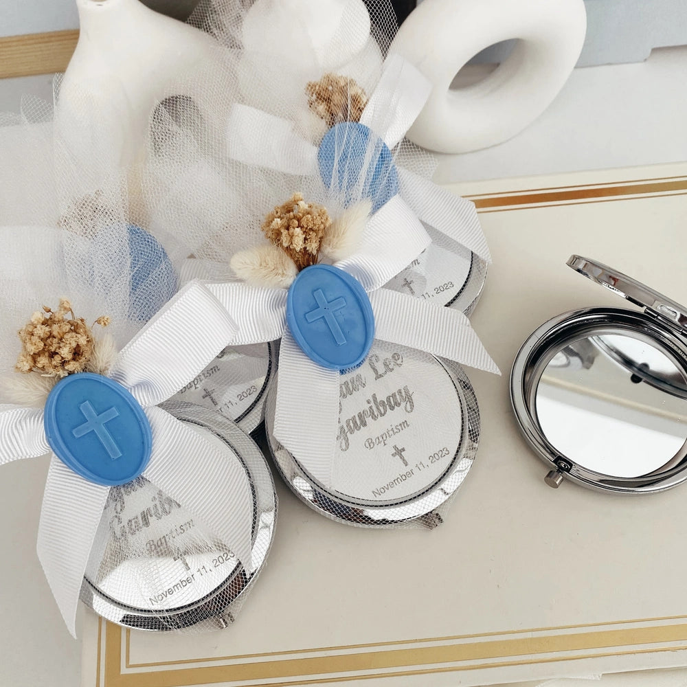 Espejo compacto dorado personalizado para primera comunión de Christina Espejo compacto dorado personalizado para primera comunión de Christina