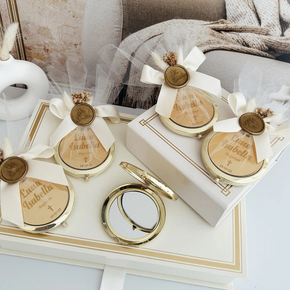 Espejo compacto dorado personalizado para primera comunión de Christina Espejo compacto dorado personalizado para primera comunión de Christina