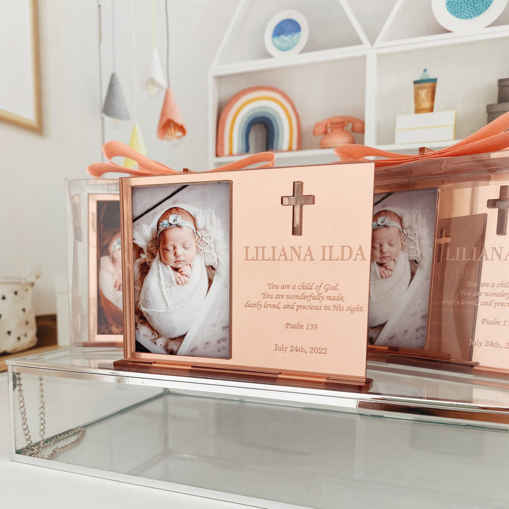 Personalisierter Taufspiegel Acrylrahmen mit Ständer 3 Personalisierter Taufspiegel Acrylrahmen mit Ständer 3
