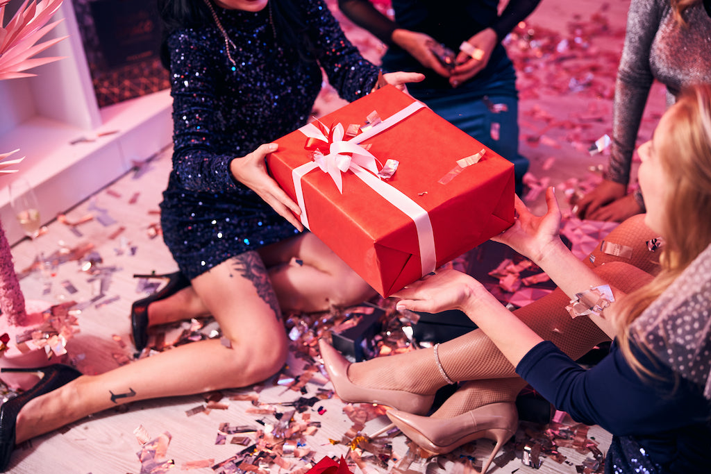 15 Meaningful Wedding Gift Ideas for Your Sister